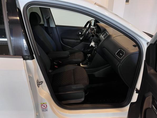 Volkswagen Polo V Рестайлинг с пробегом 2019 года, цена 1 480 000 рублей, 99725 км, седан, Автокод Объявления