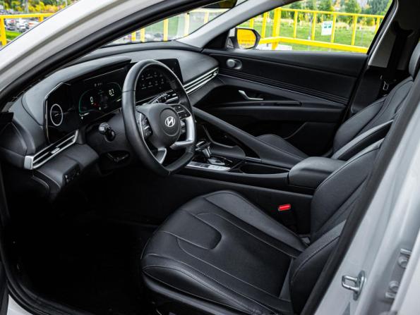 Hyundai Elantra VII (CN7) Рестайлинг с пробегом 2023 года, цена 1 990 999 рублей, 62150 км, седан, Автокод Объявления