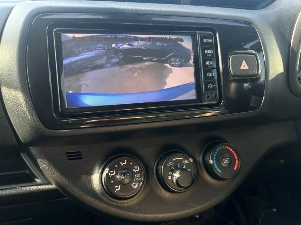 Toyota Vitz III (XP130) Рестайлинг 2 с пробегом 2017 года, цена 949 000 рублей, 140000 км, хэтчбек, Автокод Объявления