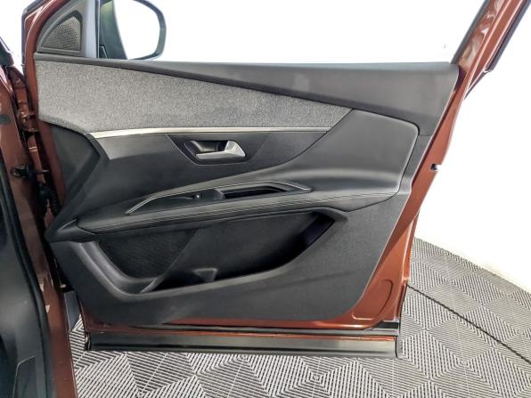 Peugeot 3008 II с пробегом 2017 года, цена 1 650 000 рублей, 100354 км, внедорожник, Автокод Объявления