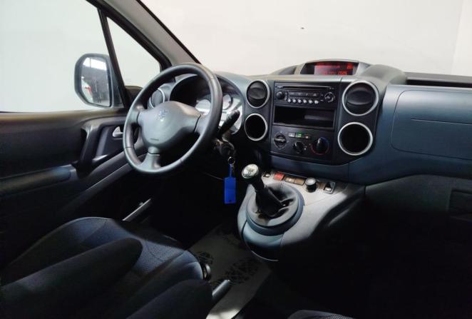 Peugeot Partner II с пробегом 2011 года, цена 695 000 рублей, 167113 км, компактвэн, Автокод Объявления