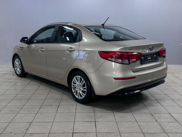 Kia Rio III Рестайлинг с пробегом 2015 года, цена 1 050 000 рублей, 124795 км, седан, Автокод Объявления