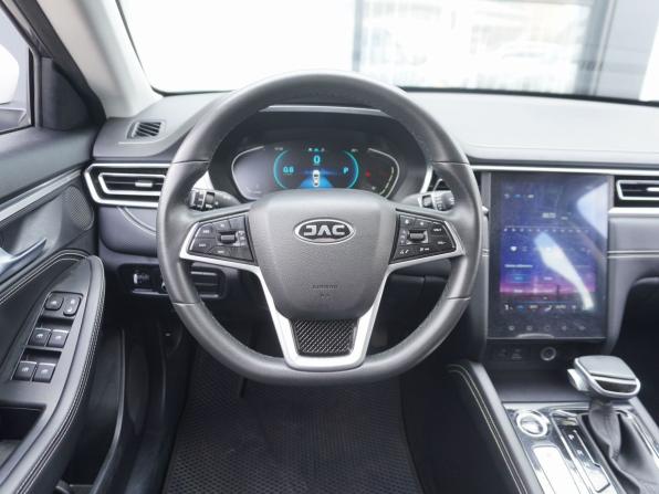 JAC J7 I с пробегом 2023 года, цена 1 250 000 рублей, 62000 км, лифтбек, Автокод Объявления
