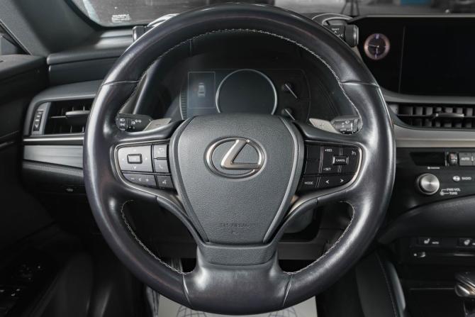 Lexus ES VII с пробегом 2021 года, цена 4 299 000 рублей, 125402 км, седан, Автокод Объявления