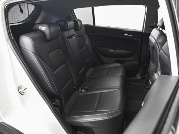 Kia Sportage IV Рестайлинг с пробегом 2018 года, цена 2 340 000 рублей, 102045 км, внедорожник, Автокод Объявления