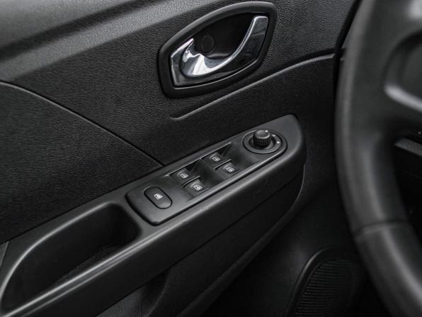 Renault Kaptur I с пробегом 2018 года, цена 1 099 000 рублей, 104228 км, внедорожник, Автокод Объявления