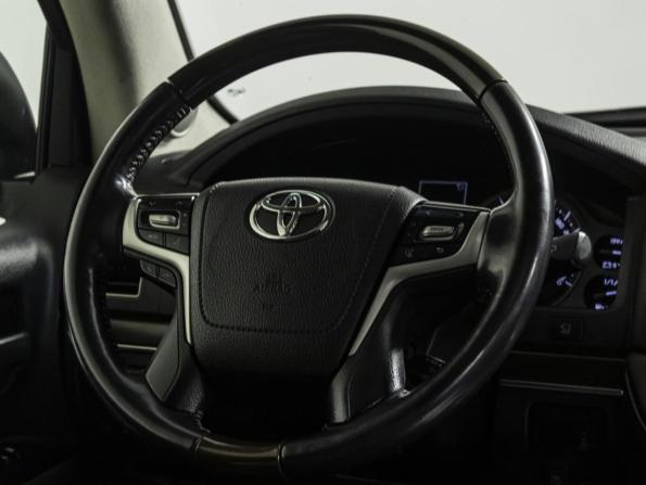 Toyota Land Cruiser 200 Series Рестайлинг 2 с пробегом 2015 года, цена 4 799 000 рублей, 250306 км, внедорожник, Автокод Объявления
