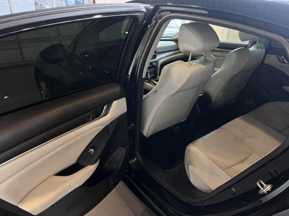 Honda Accord X с пробегом 2018 года, цена 1 755 100 рублей, 150980 км, седан, Автокод Объявления