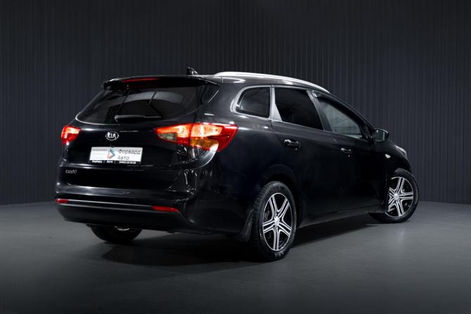 Kia Ceed II Рестайлинг с пробегом 2017 года, цена 1 249 000 рублей, 106600 км, универсал, Автокод Объявления