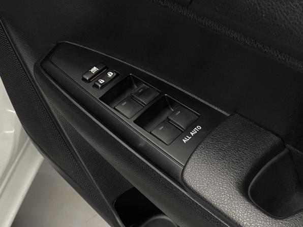 Toyota Corolla XI (E160 E170) Рестайлинг 2 с пробегом 2019 года, цена 1 270 000 рублей, 64800 км, универсал, Автокод Объявления