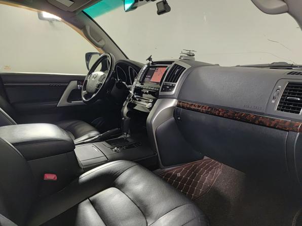 Toyota Land Cruiser 200 Series Рестайлинг 1 с пробегом 2012 года, цена 3 950 000 рублей, 194826 км, внедорожник, Автокод Объявления