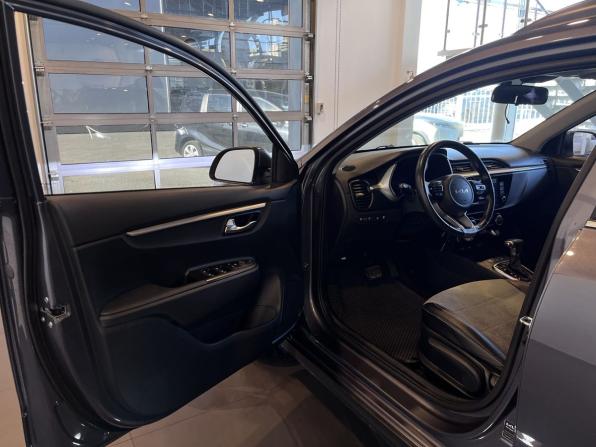 Kia Rio IV Рестайлинг с пробегом 2021 года, цена 2 035 000 рублей, 51440 км, хэтчбек, Автокод Объявления