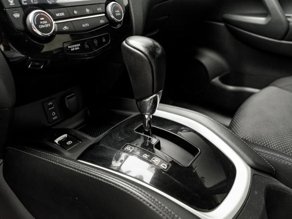 Nissan Qashqai II с пробегом 2017 года, цена 1 325 000 рублей, 97439 км, внедорожник, Автокод Объявления