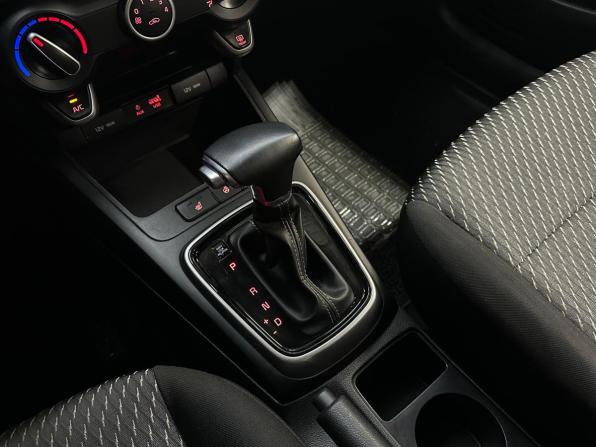 Kia Rio IV с пробегом 2018 года, цена 1 520 000 рублей, 63095 км, хэтчбек, Автокод Объявления