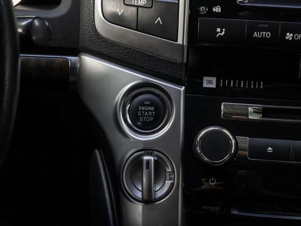 Toyota Land Cruiser 200 Series Рестайлинг 1 с пробегом 2012 года, цена 3 459 000 рублей, 312045 км, внедорожник, Автокод Объявления