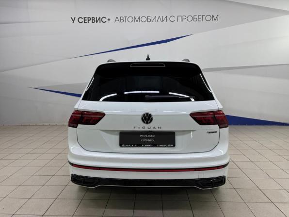 Volkswagen Tiguan II Рестайлинг с пробегом 2021 года, цена 4 080 000 рублей, 63484 км, внедорожник, Автокод Объявления