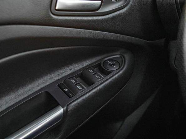 Ford Kuga II Рестайлинг с пробегом 2018 года, цена 1 182 000 рублей, 318592 км, внедорожник, Автокод Объявления