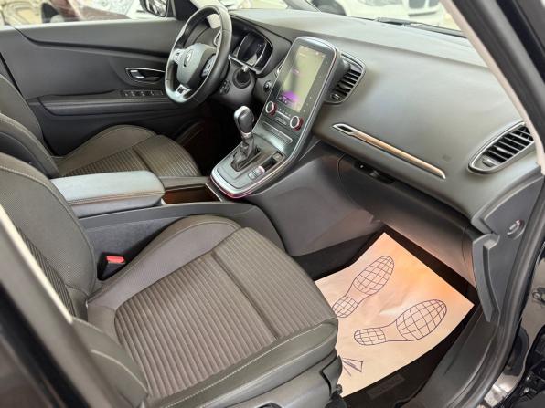 Renault Scenic IV с пробегом 2020 года, цена 1 645 000 рублей, 127158 км, компактвэн, Автокод Объявления