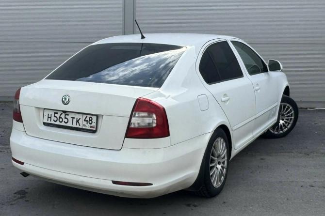 Skoda Octavia II (A5) Рестайлинг с пробегом 2012 года, цена 750 000 рублей, 213400 км, лифтбек, Автокод Объявления