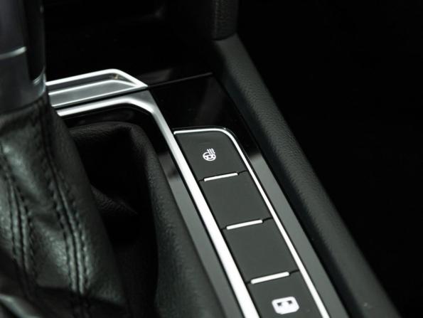 Volkswagen Passat B8 с пробегом 2017 года, цена 1 849 700 рублей, 181674 км, седан, Автокод Объявления