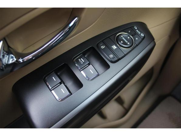 Kia Carnival III с пробегом 2017 года, цена 2 400 000 рублей, 127690 км, минивэн, Автокод Объявления