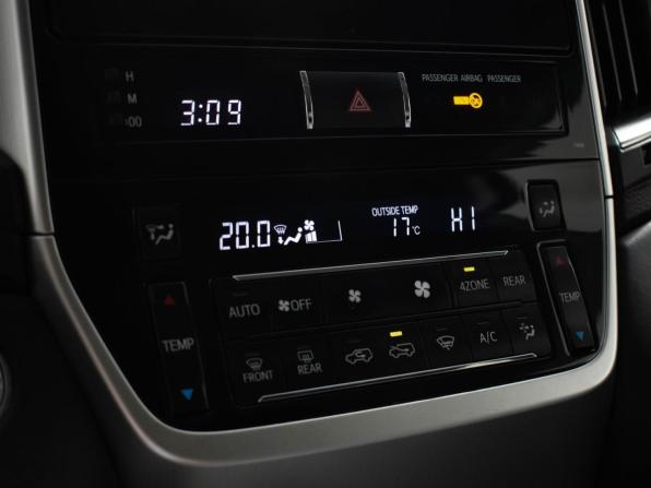 Toyota Land Cruiser 200 Series Рестайлинг 2 с пробегом 2016 года, цена 4 547 000 рублей, 311000 км, внедорожник, Автокод Объявления