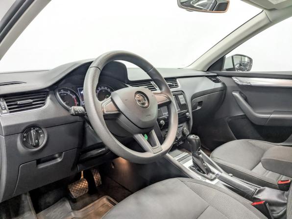 Skoda Octavia III (A7) Рестайлинг с пробегом 2019 года, цена 1 630 000 рублей, 117548 км, лифтбек, Автокод Объявления