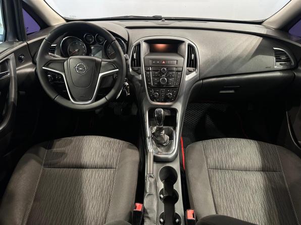 Opel Astra J Рестайлинг с пробегом 2013 года, цена 717 000 рублей, 189207 км, хэтчбек, Автокод Объявления