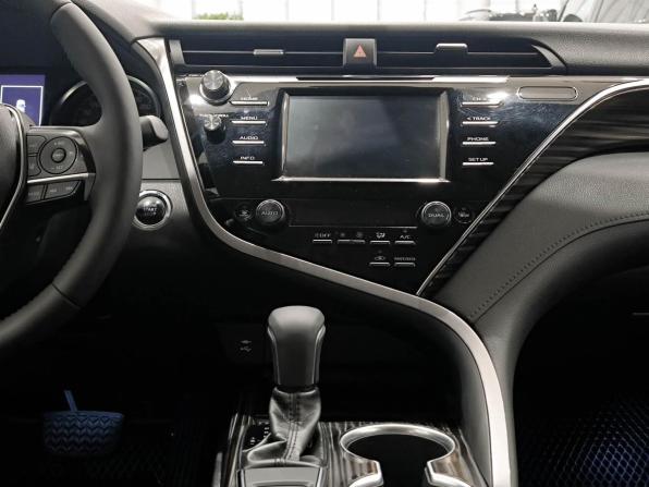 Toyota Camry VIII (XV70) с пробегом 2021 года, цена 2 100 000 рублей, 351392 км, седан, Автокод Объявления
