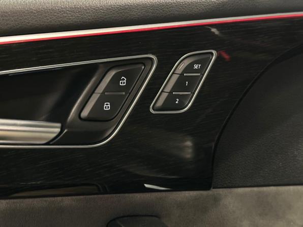 Audi Q8 I (4M) с пробегом 2018 года, цена 6 200 000 рублей, 114184 км, внедорожник, Автокод Объявления