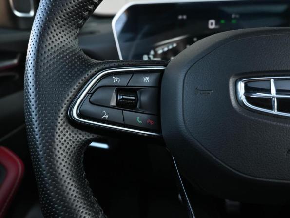 Geely Coolray I Рестайлинг с пробегом 2024 года, цена 2 149 000 рублей, 29496 км, внедорожник, Автокод Объявления
