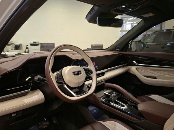 Geely Monjaro I с пробегом 2024 года, цена 3 673 000 рублей, 28705 км, внедорожник, Автокод Объявления