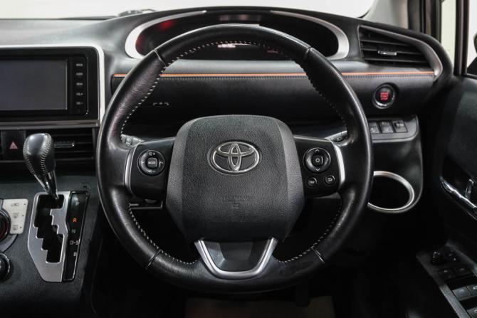 Toyota Sienta II с пробегом 2016 года, цена 1 249 000 рублей, 101300 км, компактвэн, Автокод Объявления