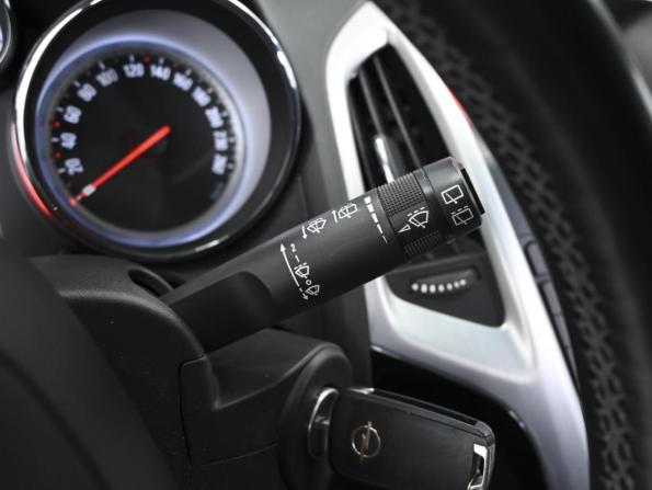 Opel Astra J Рестайлинг с пробегом 2012 года, цена 950 000 рублей, 161629 км, хэтчбек, Автокод Объявления