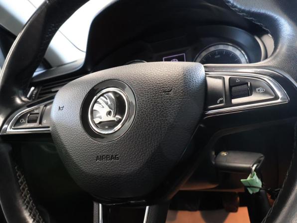 Skoda Octavia III (A7) Рестайлинг с пробегом 2018 года, цена 1 370 000 рублей, 154352 км, лифтбек, Автокод Объявления