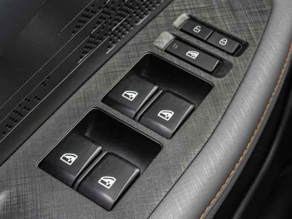 Changan UNI-V I с пробегом 2023 года, цена 2 350 000 рублей, 37722 км, лифтбек, Автокод Объявления