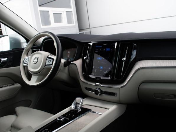 Volvo XC60 II Рестайлинг с пробегом 2021 года, цена 4 898 000 рублей, 58765 км, внедорожник, Автокод Объявления