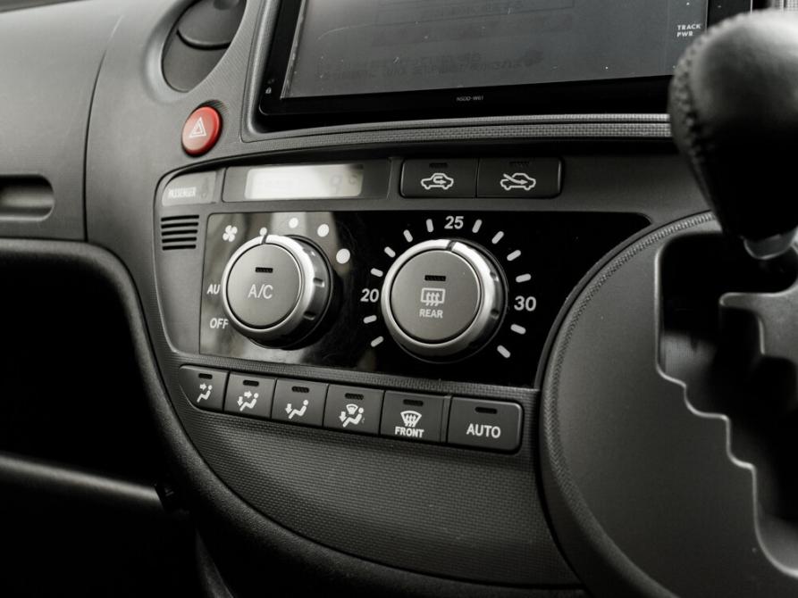 Toyota Sienta I Рестайлинг 2 Екатеринбург  - изображение 17