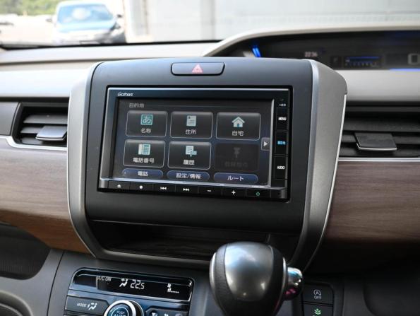 Honda Freed II Рестайлинг с пробегом 2019 года, цена 1 799 000 рублей, 71456 км, компактвэн, Автокод Объявления