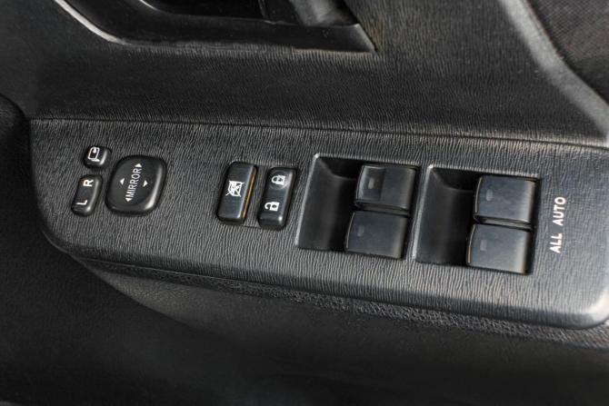 Toyota Noah II (R70) с пробегом 2012 года, цена 1 889 000 рублей, 198000 км, минивэн, Автокод Объявления