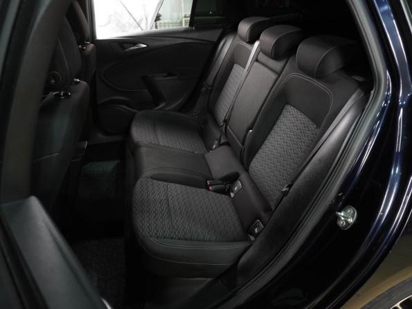 Opel Astra K с пробегом 2019 года, цена 1 099 000 рублей, 196714 км, универсал, Автокод Объявления