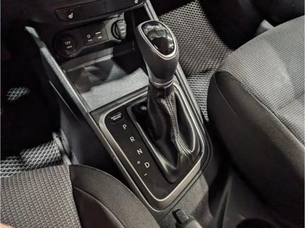 Hyundai Solaris II с пробегом 2017 года, цена 970 000 рублей, 201478 км, седан, Автокод Объявления