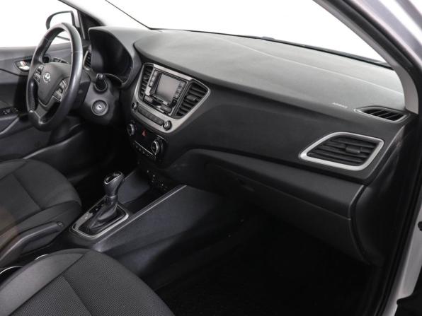 Hyundai Solaris II с пробегом 2017 года, цена 1 100 000 рублей, 155377 км, седан, Автокод Объявления