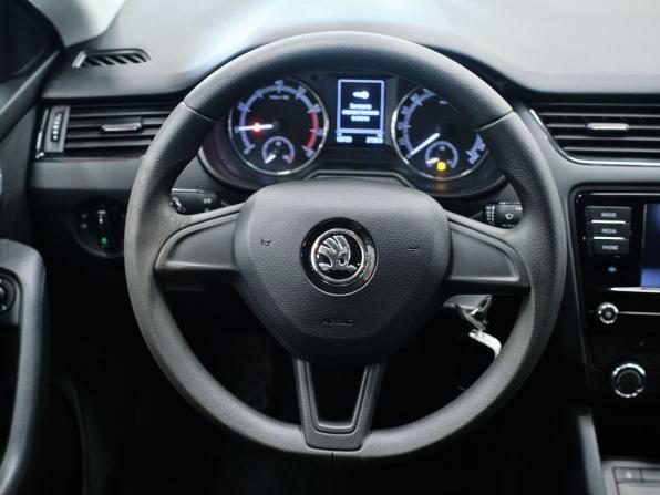 Skoda Octavia III (A7) Рестайлинг с пробегом 2020 года, цена 1 809 000 рублей, 93721 км, лифтбек, Автокод Объявления