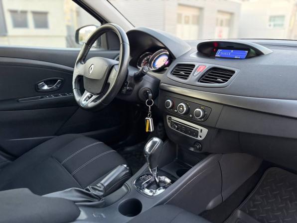 Renault Megane III Рестайлинг 2 с пробегом 2014 года, цена 630 000 рублей, 120878 км, хэтчбек, Автокод Объявления