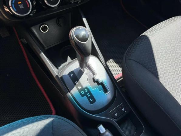 Kia Rio III Рестайлинг с пробегом 2015 года, цена 975 200 рублей, 111200 км, хэтчбек, Автокод Объявления