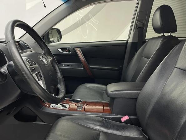 Toyota Highlander II (XU40) Рестайлинг с пробегом 2011 года, цена 1 850 000 рублей, 190000 км, внедорожник, Автокод Объявления