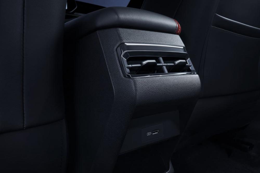 Geely Coolray I Рестайлинг Москва  - изображение 10
