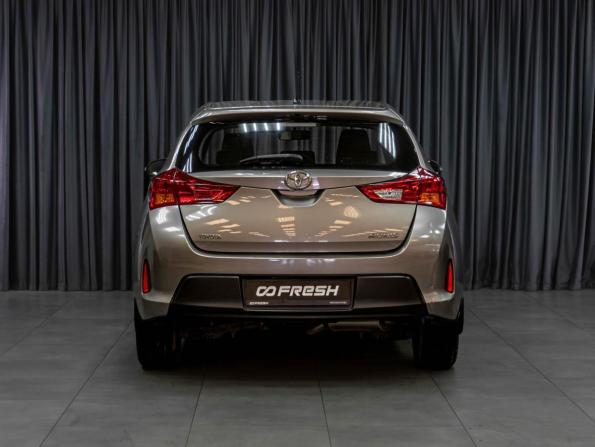 Toyota Auris II с пробегом 2013 года, цена 1 615 000 рублей, 35548 км, хэтчбек, Автокод Объявления