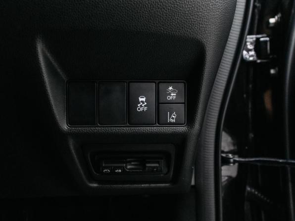 Honda Stepwgn V с пробегом 2015 года, цена 1 650 000 рублей, 176789 км, минивэн, Автокод Объявления